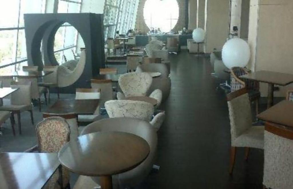 Hotel Dreams Valdivia Exterior foto The interior of the restaurant