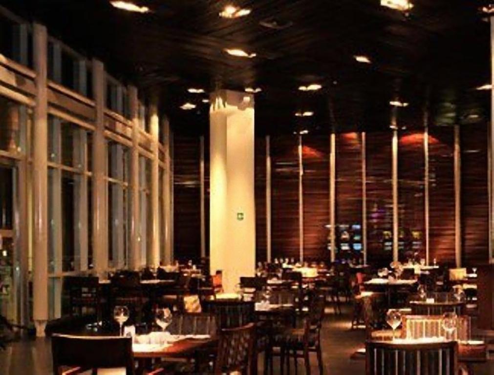 Hotel Dreams Valdivia Exterior foto Restaurant